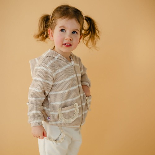Beiger Kinder-Pullover mit Kapuze und Streifen