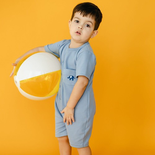 Blauer Baby-Kurzarmstrampler mit Elefantenstickerei