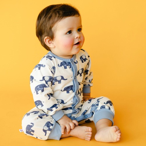 Sleepsuit without feet, ecru, with elephants
