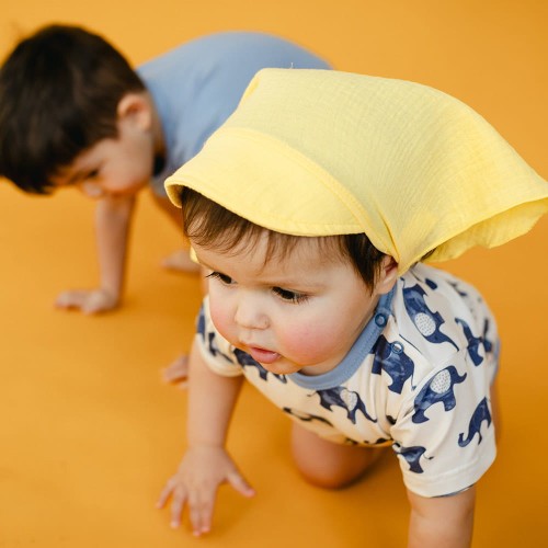 Gelbes Musselin-Kopftuch für Kinder