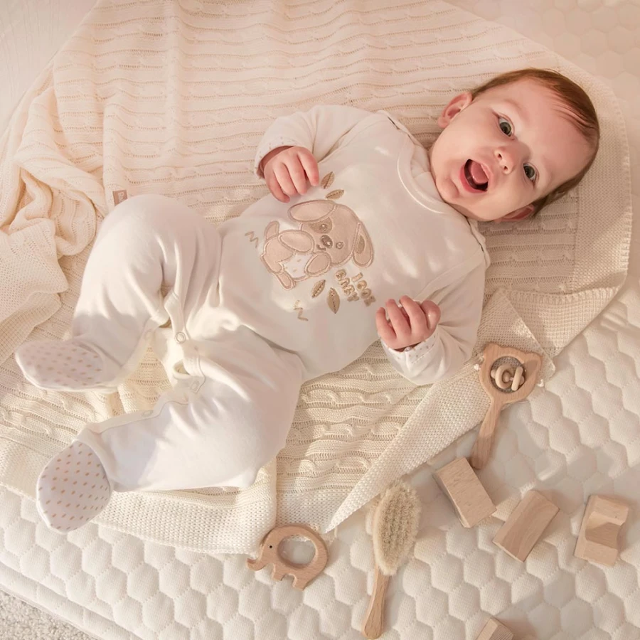 Baby-Schlafstrampler in Ecru mit Hundemotiv