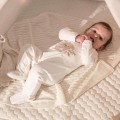 Baby-Schlafstrampler in Ecru mit Hundemotiv