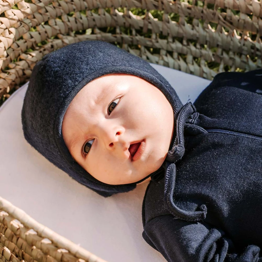 Marineblaue Baby-Mütze
