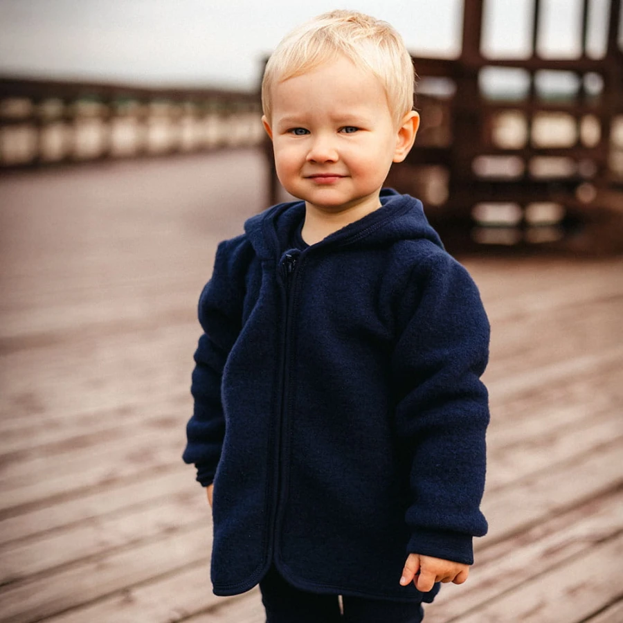 Marineblaue Babyjacke aus Merinowollfleece