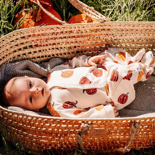 Baby-Schlafanzug Ecru mit Kürbissen