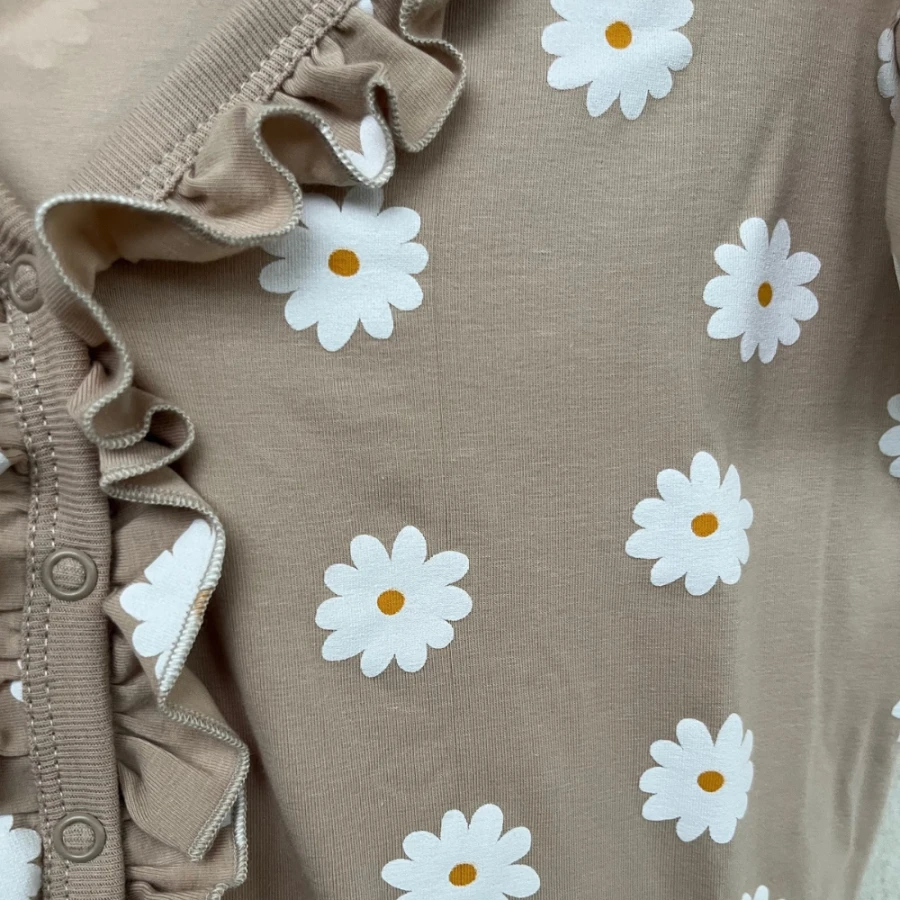 Linda Umstands- und Stillnachthemd beige mit Gänseblümchen