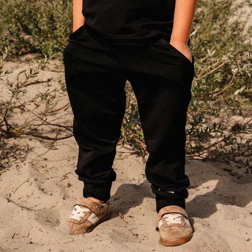 Schwarze Kinder-Sweatpants – Kollektion Simply Comfy
