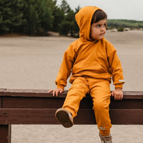 Honigfarbene Kinder-Sweatpants – Kollektion Simply Comfy