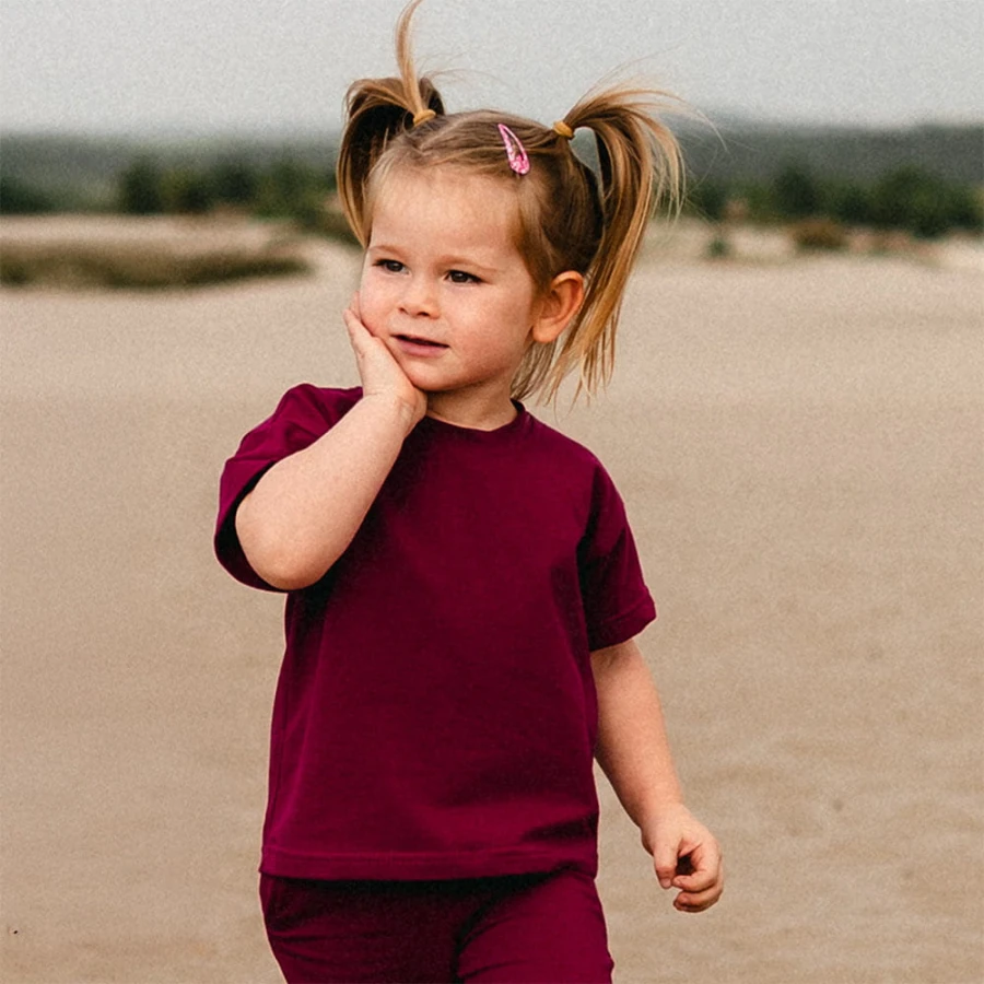 Bordeauxfarbenes Kinder-T-Shirt