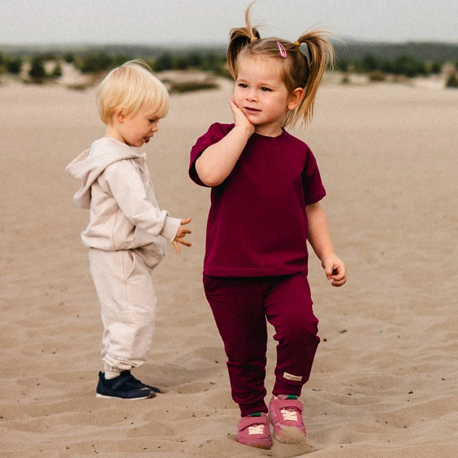 Bordeauxfarbenes Kinder-T-Shirt