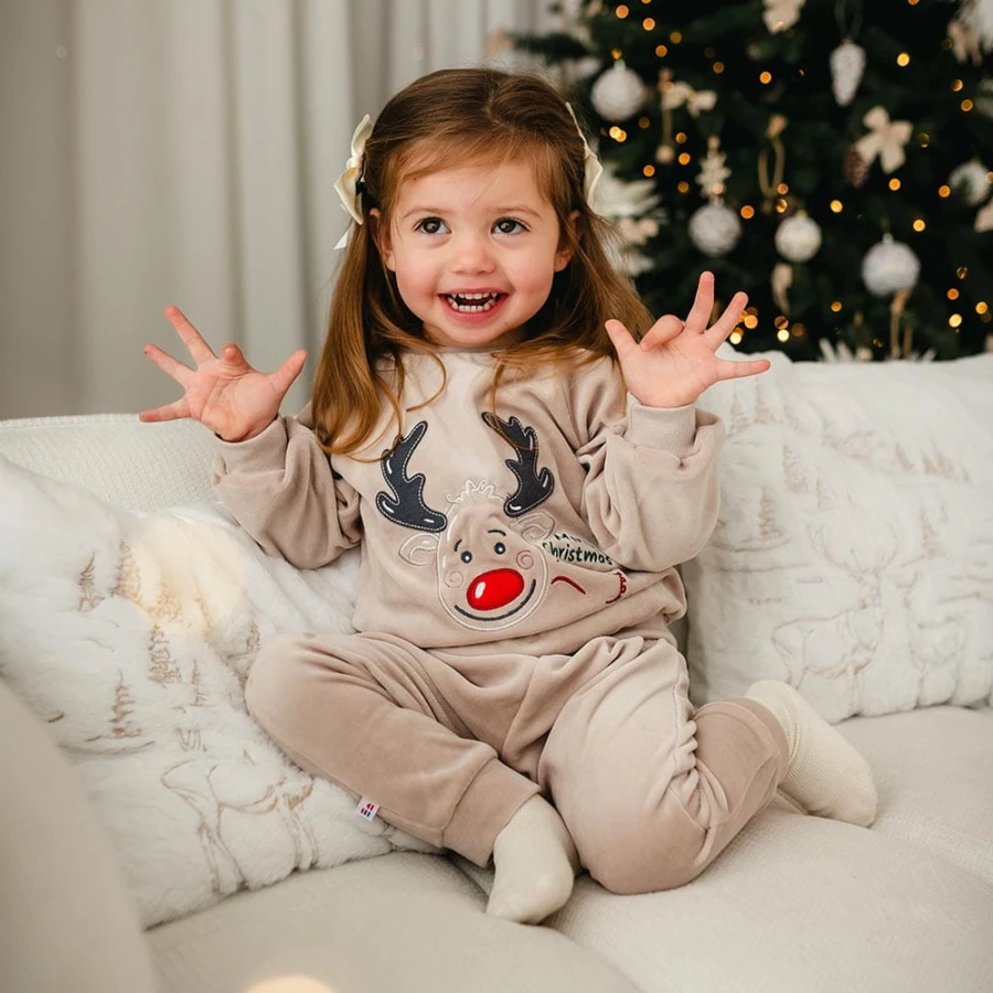 REINDEER-DRES-WELUR-BEŻ-SESJA.jpg