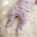 Baby-Strampelhose aus Velours flieder mit Schleifen