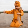 Honigfarbene Baumwollbluse mit Rüschen auf den Schultern