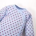 Blauer Wickelbody für Babys mit Herzchen