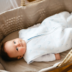 Weißer Baby-Schlafsack mit Luftballon-Motiv