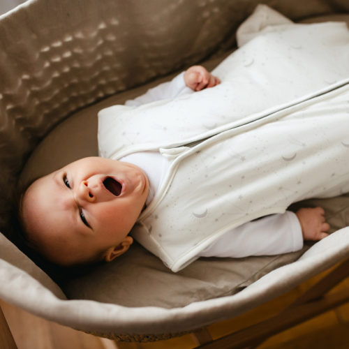 Weißer Baby-Schlafsack in Ecru mit Sternen