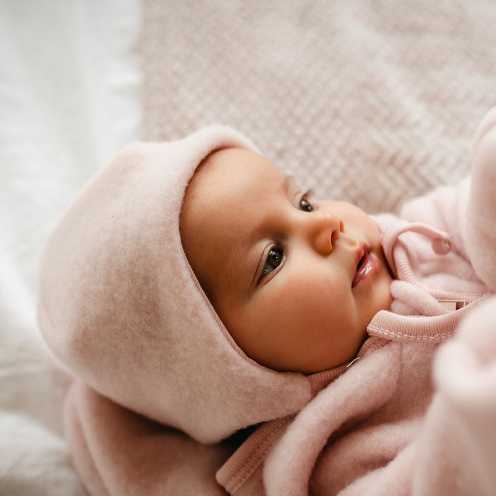 Rosa Merino Baby Mütze zum Binden