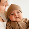 Karamellfarbene Merino Baby-Mütze