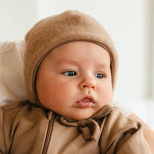 Caramel merino tie hat