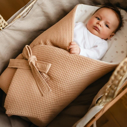 Beiges Baby-Nest mit Bären 75x75