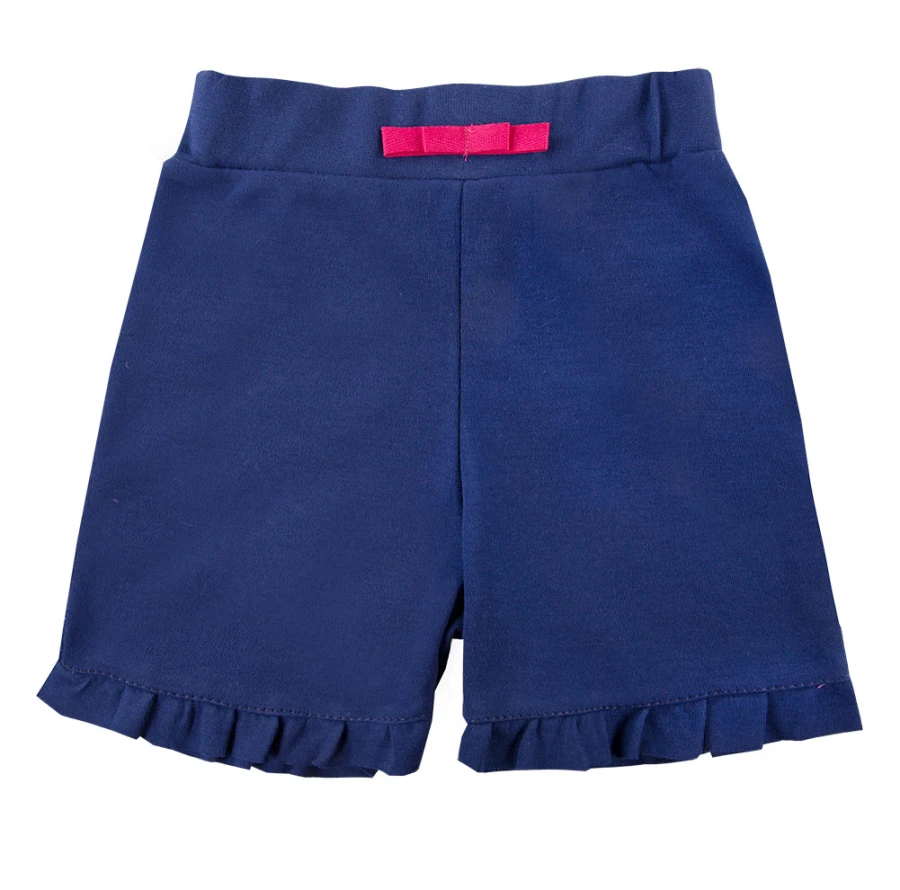 Set Rosa Musselinbluse und dunkelblaue Shorts