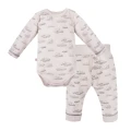 Set mit Wickelbody und beiger Hose mit Wolkenmuster