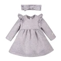 Set aus Kleid mit Rüschen und Haarband mit Schleife Grau