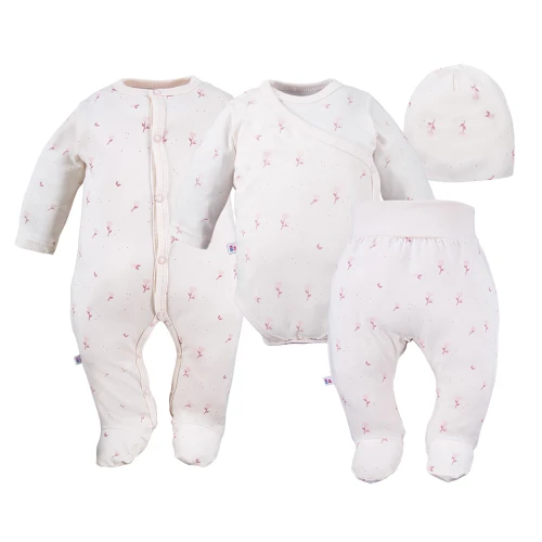 Baby-Set: Body, Strampelhose, Mütze und Strampler Creme mit Blümchen
