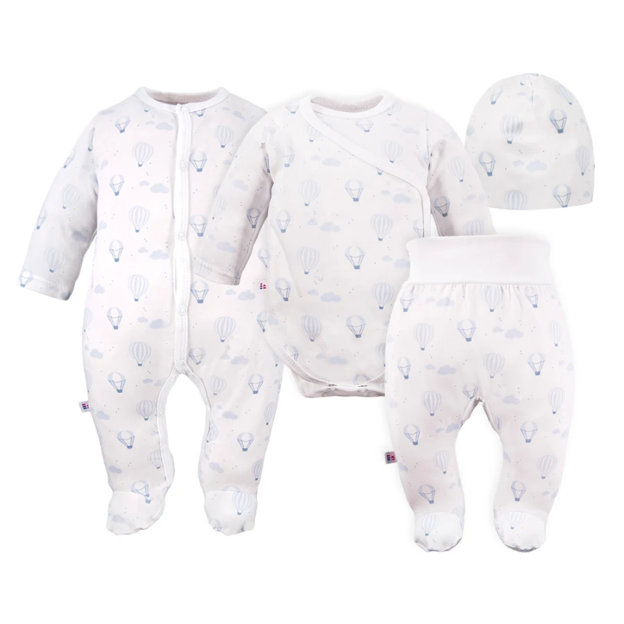 Baby-Set: Body, Strampelhose, Mütze und weißer Strampler mit blauen Ballons