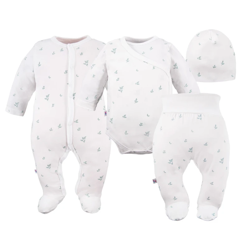 Baby-Set: Body, Strampelhose, Mütze und weißer Strampler mit Blättermotiv