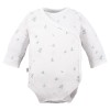 Baby-Set: Body, Strampelhose, Mütze und weißer Strampler mit Blättermotiv