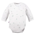 Baby-Set: Body, Strampelhose, Mütze und weißer Strampler mit Blättermotiv
