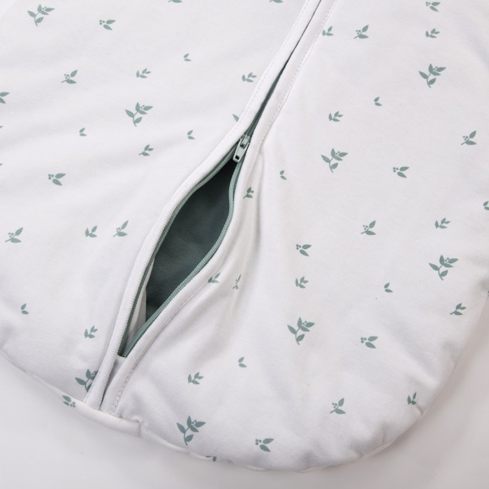 Weißer Babyschlafsack mit Blättern 0,5 TOG