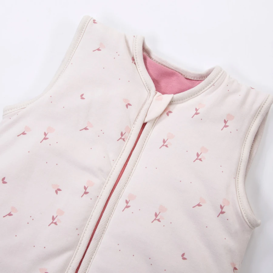 Kremfarbener Baby Schlafsack mit Blumen 0,5 TOG