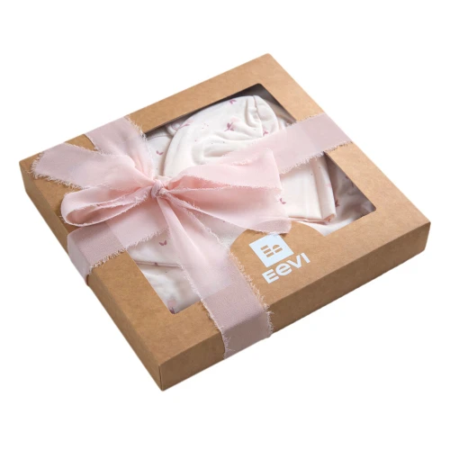 Baby-Set: Body, Strampelhose, Mütze und Strampler Creme mit Blümchen