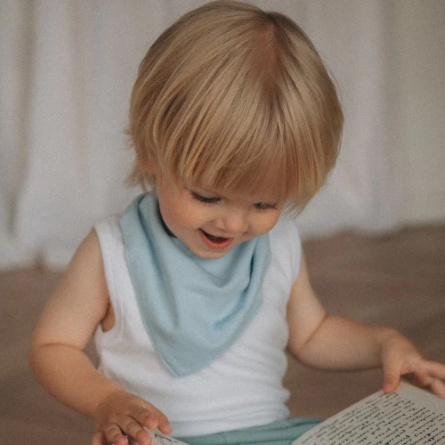 Glatte blaue Halstuch für Kinder