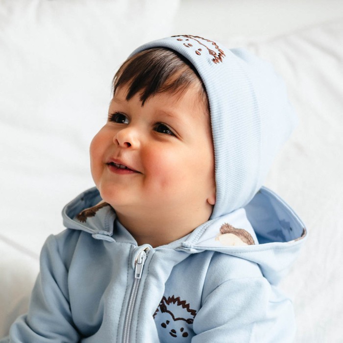 Blaue Kinder-Mütze mit Igelstickerei
