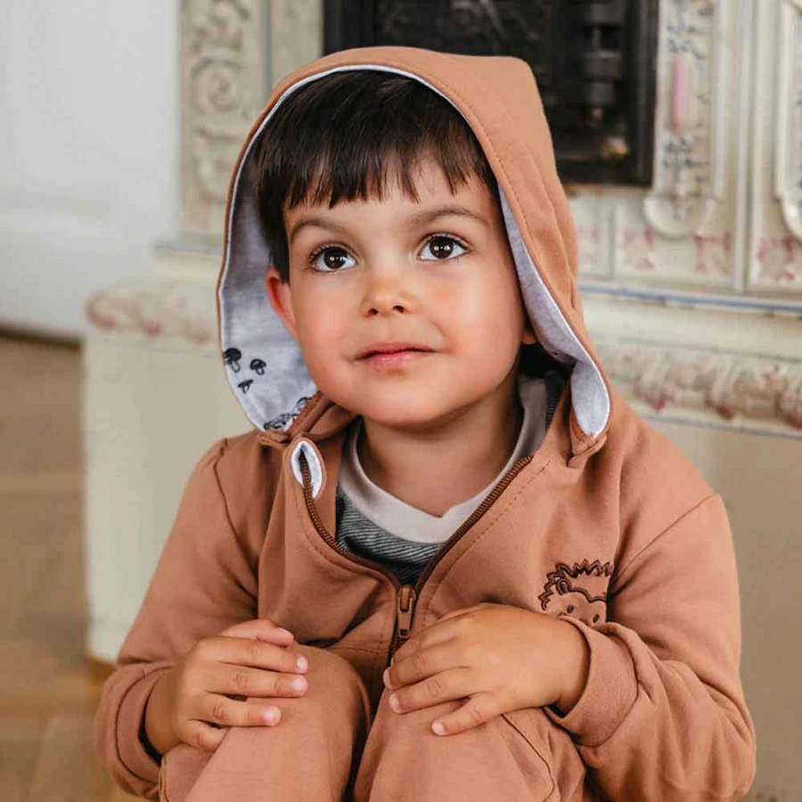 Brauner Kinder-Trainingsanzug mit Stickerei