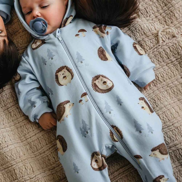 Baby-Sweatoverall mit Igelmotiv