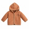 Braune Kinder-Fleecejacke mit Igel-Stickerei