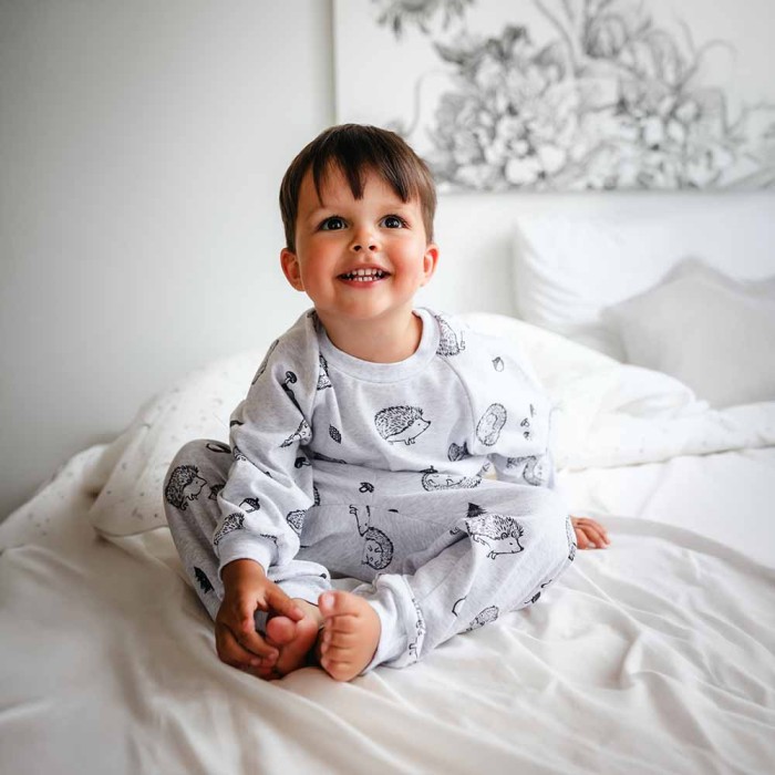 Kinderpyjama mit Igelmotiv