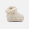 Babyschühchen aus Teddyfleece in Ecru