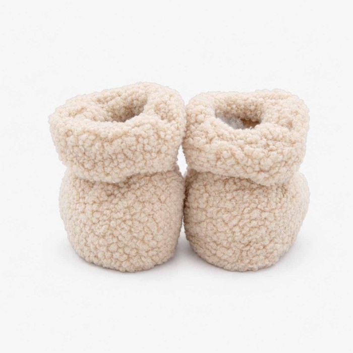 Beige Babyschühchen aus Teddyfleece