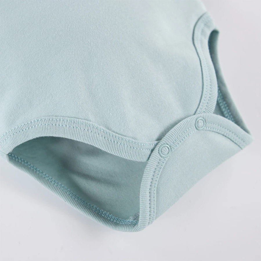 Kinderbody in Mint mit langen Ärmeln und Faultier