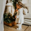Kleid aus Velours mit Rüschen ecru