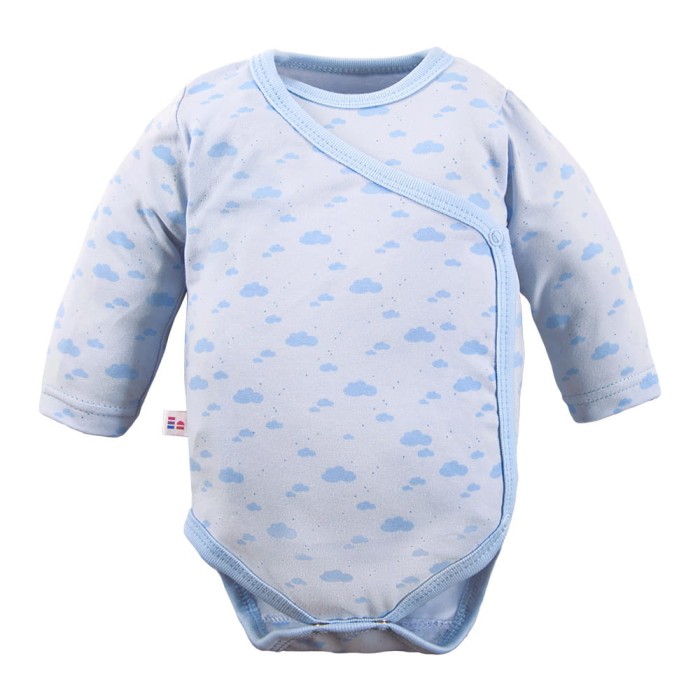 Blauer Wickelbody mit Wolkenmuster