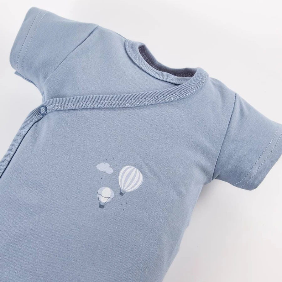 Blauer Babybody mit Wickelbody und Ballonmotiv