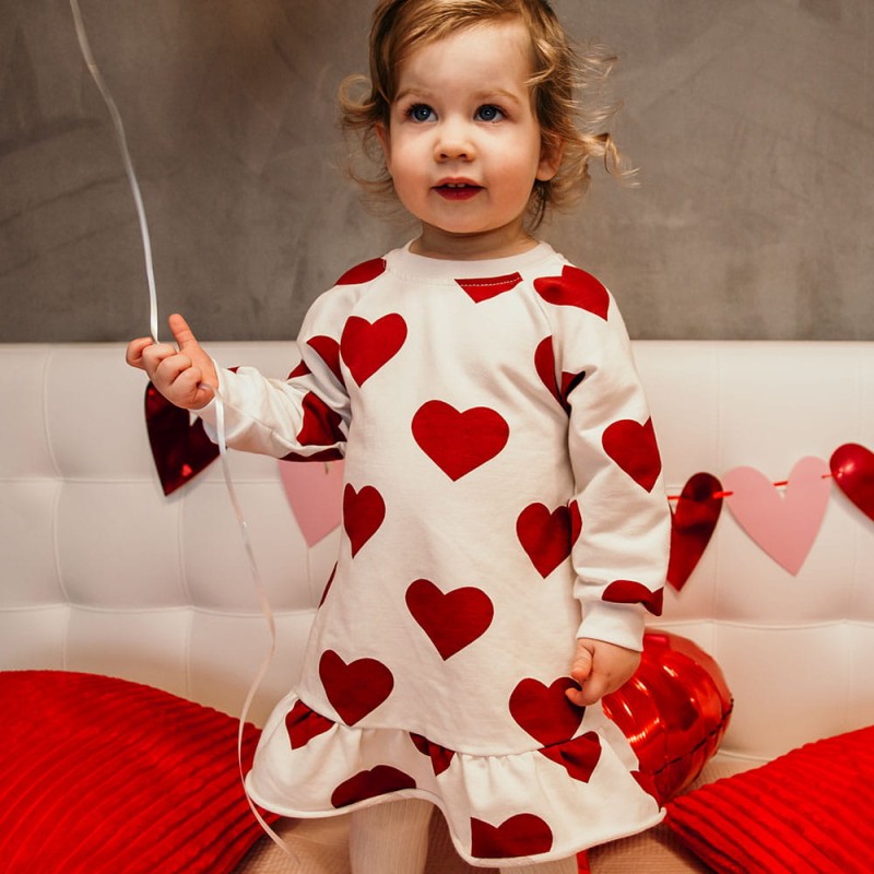 sukienka w serca dla dziewczynki