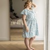 Blaues Umstandsnachthemd mit Margeriten LINDA