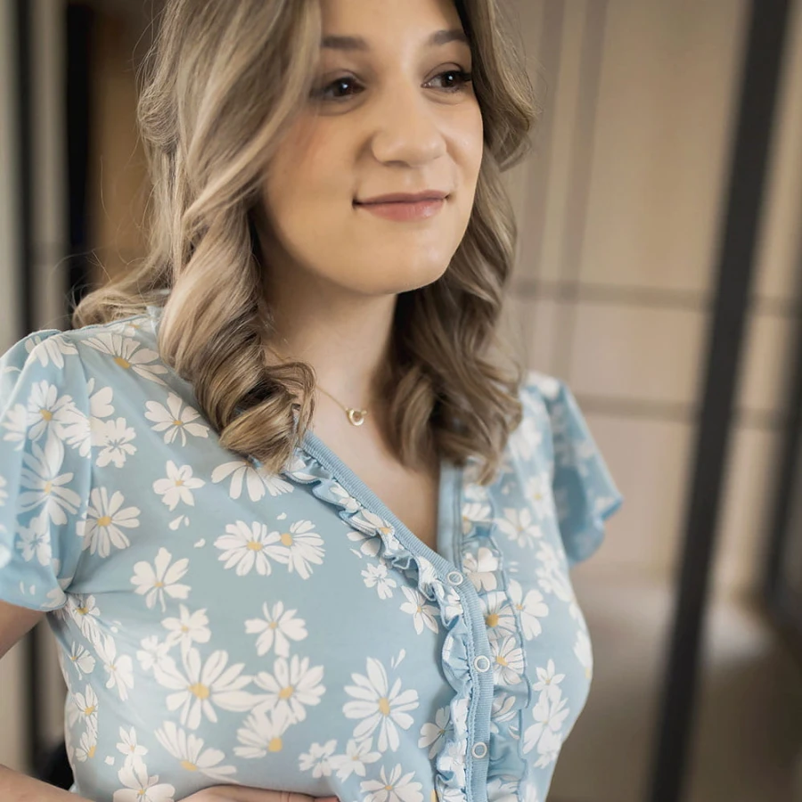 Blaues Umstandsnachthemd mit Margeriten LINDA